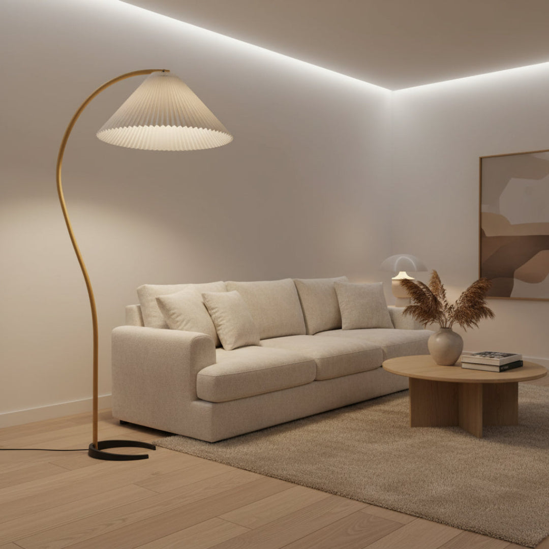 Curved Wooden Floor Lamp – Modern Scandinavian Style