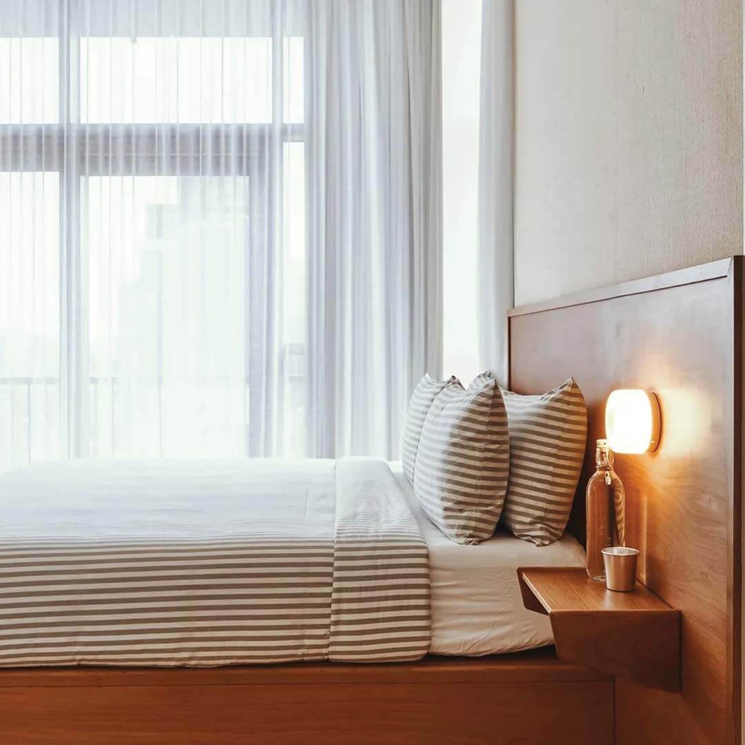 Acrylic LED Wall Sconce – Soft Glow